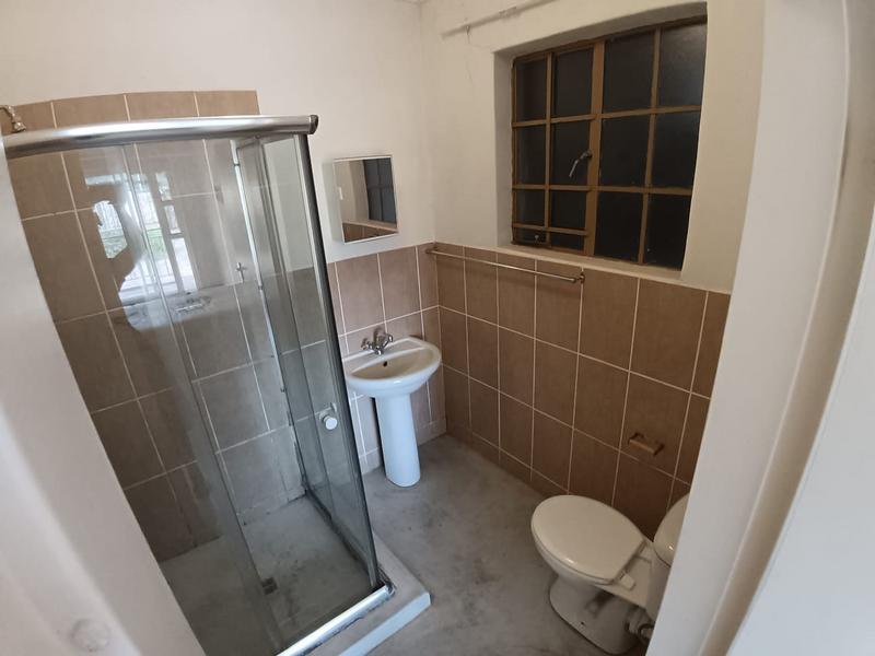 To Let 1 Bedroom Property for Rent in Kannoniers Park North West